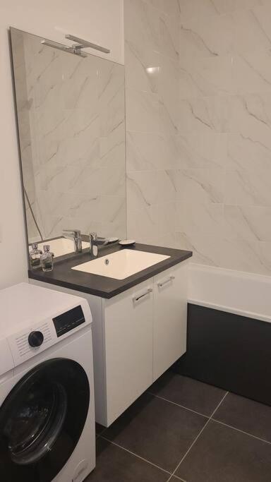 Appartement Chic 5 Min Disneyland/Vallee Village Serris Dış mekan fotoğraf